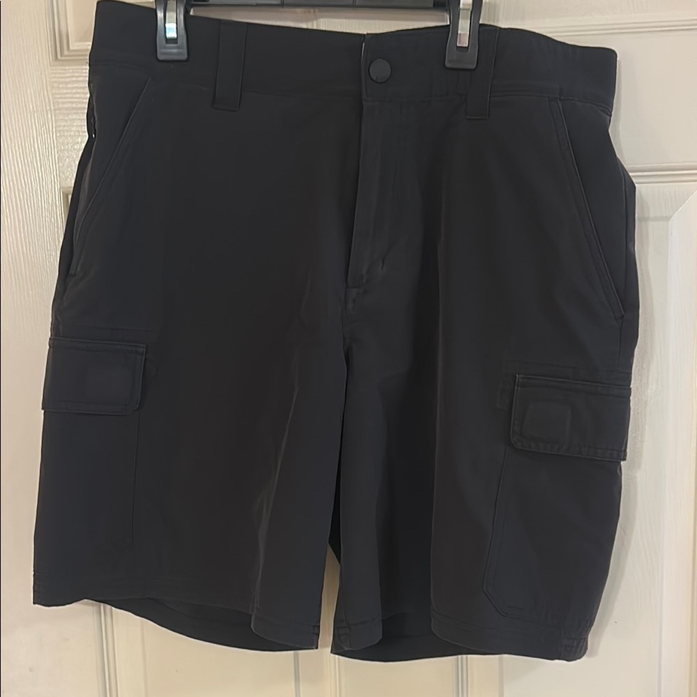 Orvis Men's Dark Gray Cargo Shorts